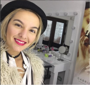 Make-up Artist Gabriela Popescu are o academie la Cluj. Citeste acum povestea ei!