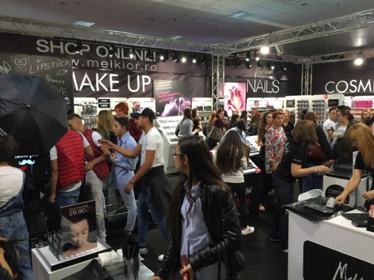 MELKIOR A PARTICIPAT LA COSMETICS BEAUTY HAIR 