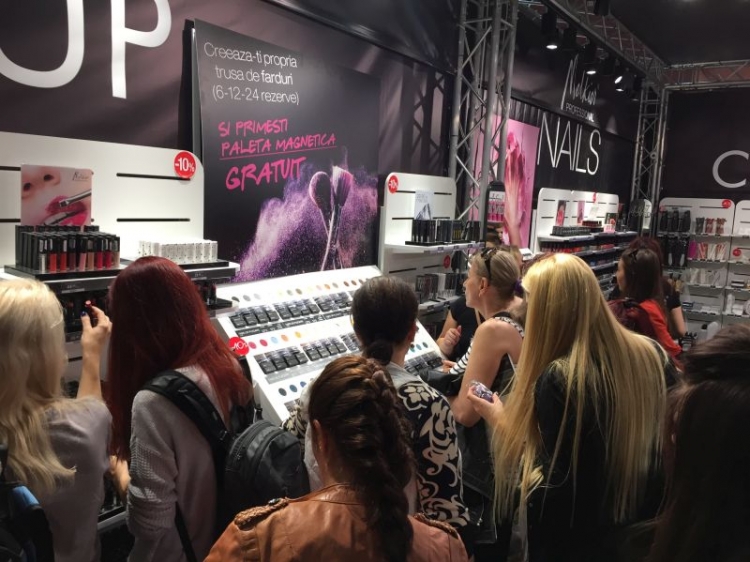 MELKIOR A PARTICIPAT LA COSMETICS BEAUTY HAIR 