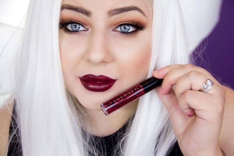Beauty Blogger Hayky ne invata trucuri despre machiaj 